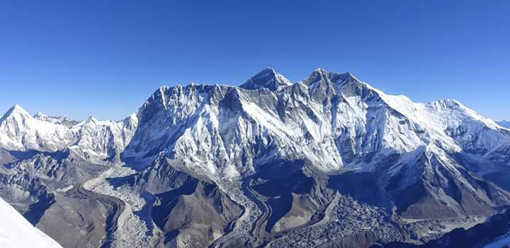 Mountain Everest Flight 