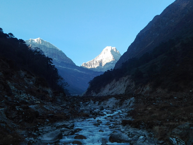 Views of Kusum Kangaru & Char Patte Himal.